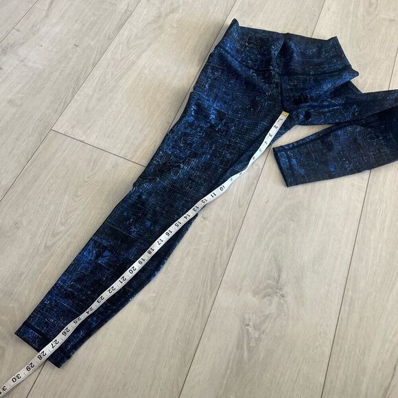 Lululemon women’s leggings size 8 - Picture 3 of 9